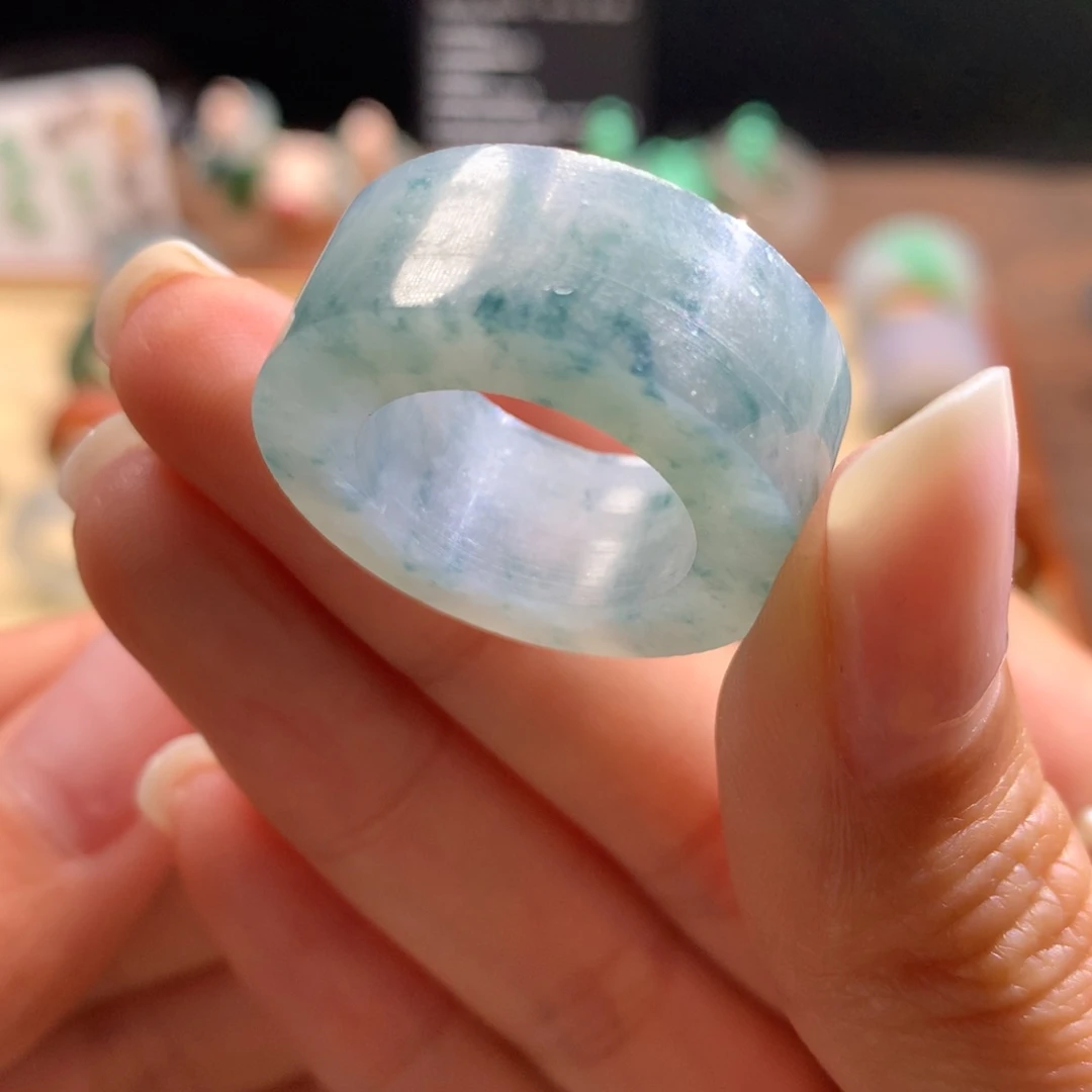 定制翡翠未镶嵌烧***卷翡翠保圈肥轮胎 宠爱漏