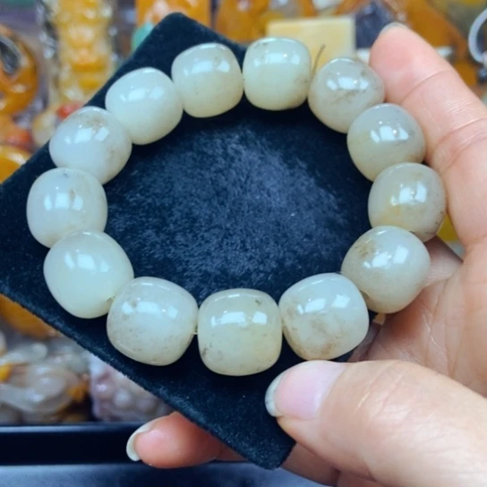 石英质玉（黄龙玉）未镶嵌颈饰