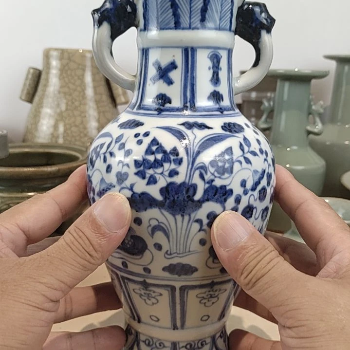 卉***艺其他青花象耳瓶一个