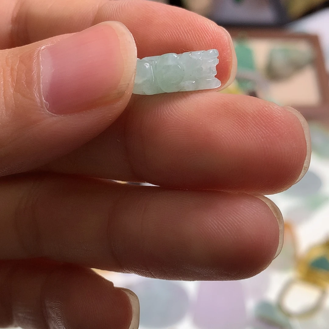 翡翠未镶嵌颈饰翡翠首饰