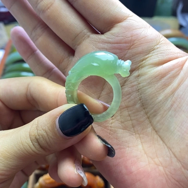 蛇纹石玉手镯未镶嵌养*多