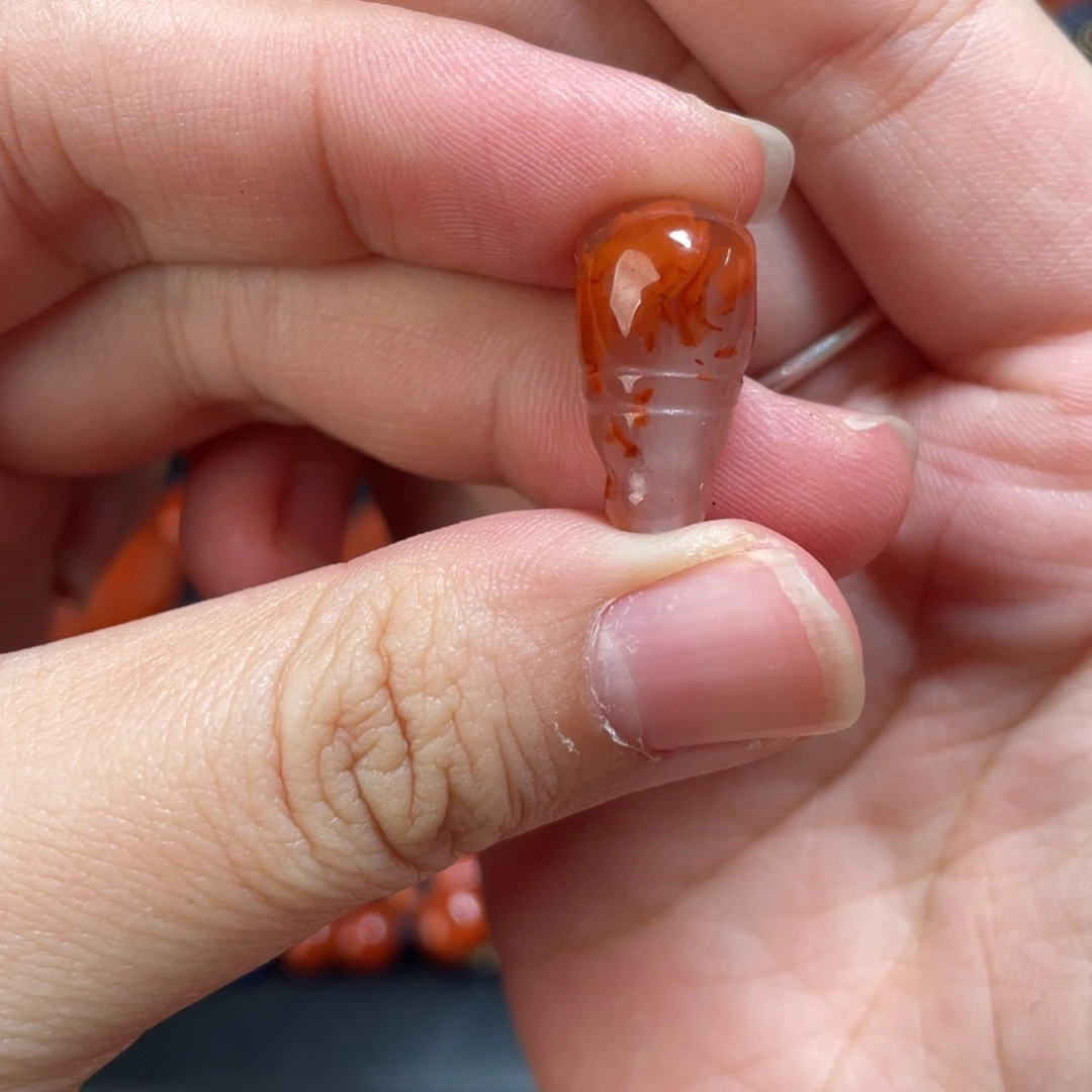 南红玛瑙未镶嵌颈饰1