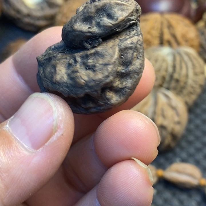 文玩核桃吊坠娜姐24