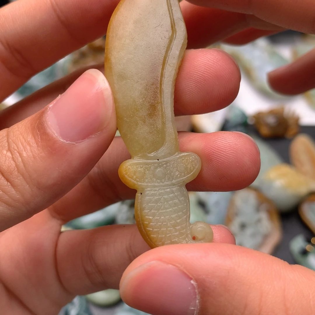 定制翡翠未镶嵌翡翠