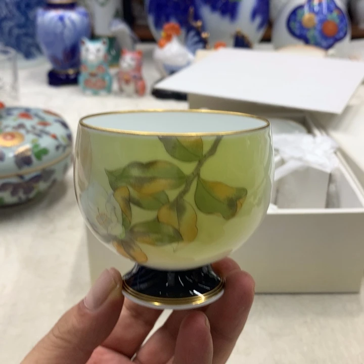 莉****紫砂金瓷阁精品瓷器店