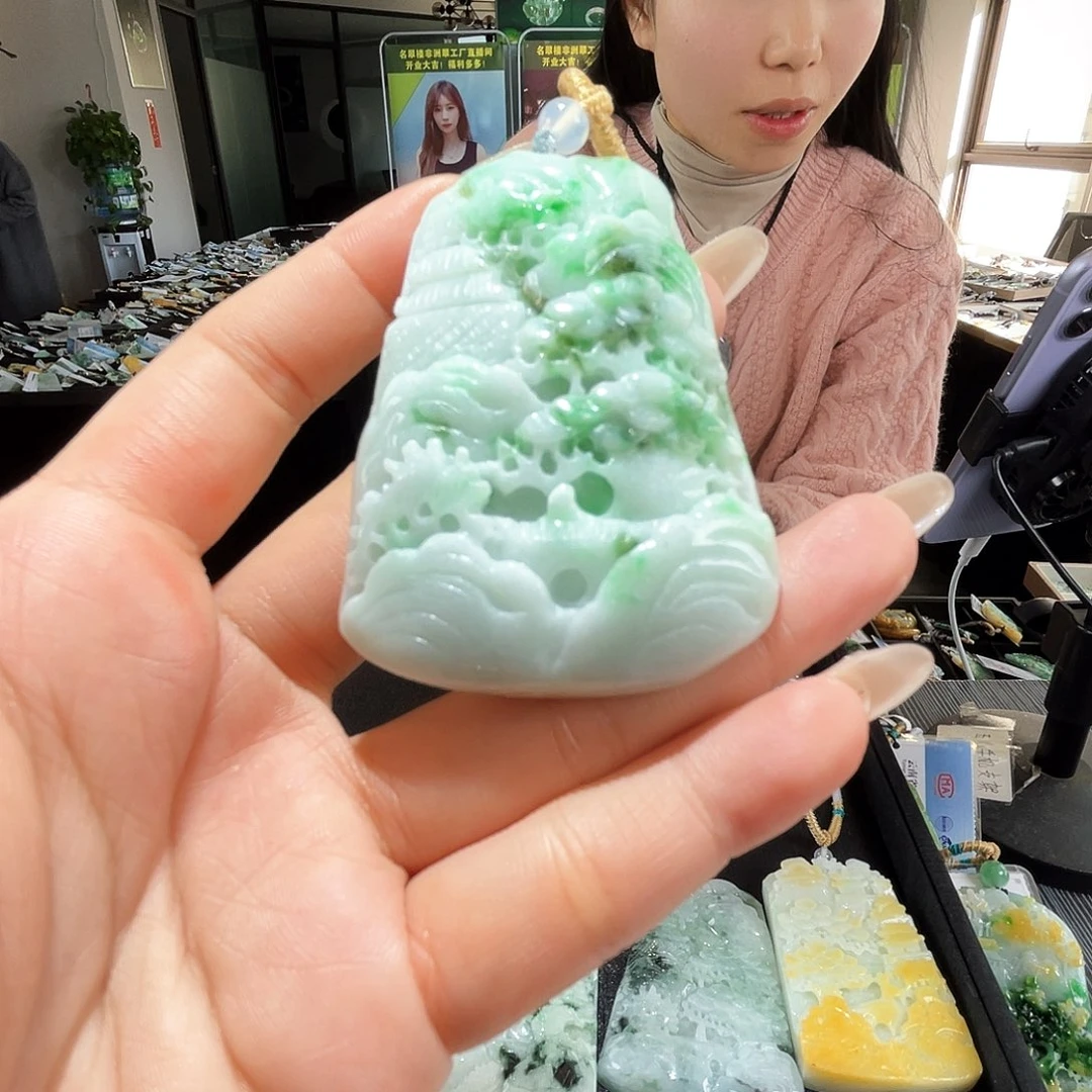 颈饰未镶嵌翡翠一