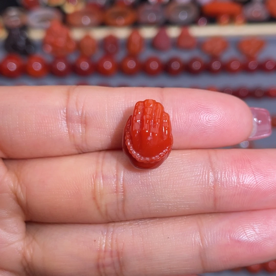 南红玛瑙佛手背云未镶嵌