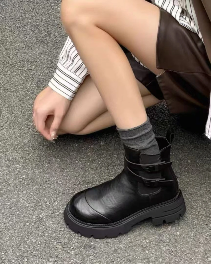 W1109厚底粗跟短靴女款冬季新款保暖切尔西靴英伦风马丁靴薄绒
