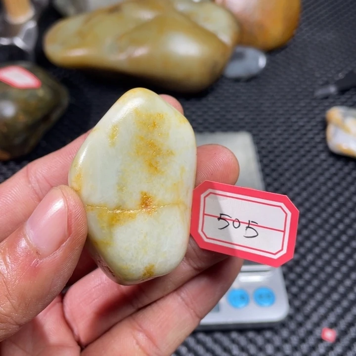 颈饰足铂镶嵌和田玉505