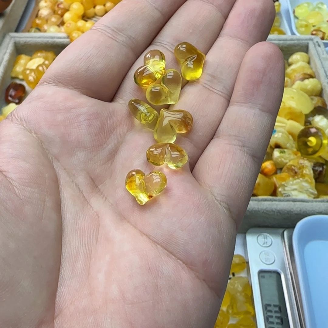 琥珀未镶嵌裸石随机一个不包邮有瑕