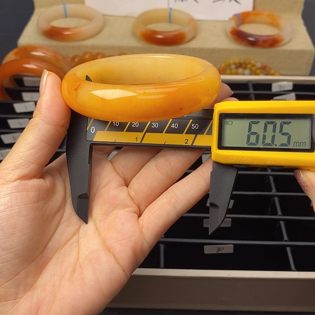 未镶嵌石英质玉（黄龙玉）手镯3号