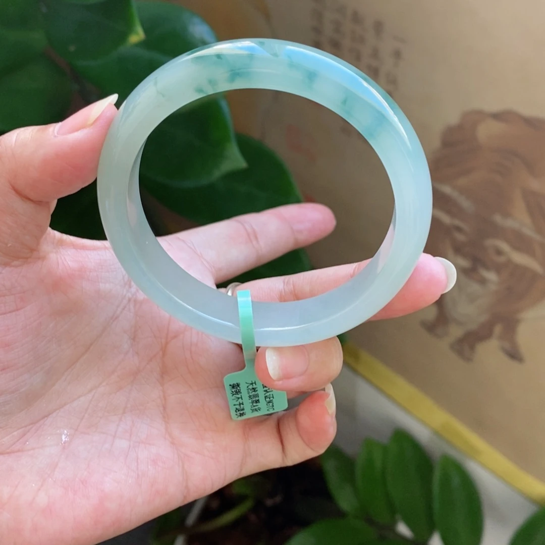 翡翠手镯未镶嵌陳*?8号
