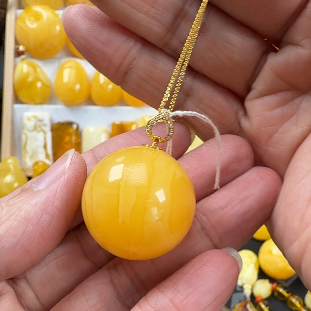 珍***～蜜蜡颈饰18K金镶嵌蜜蜡