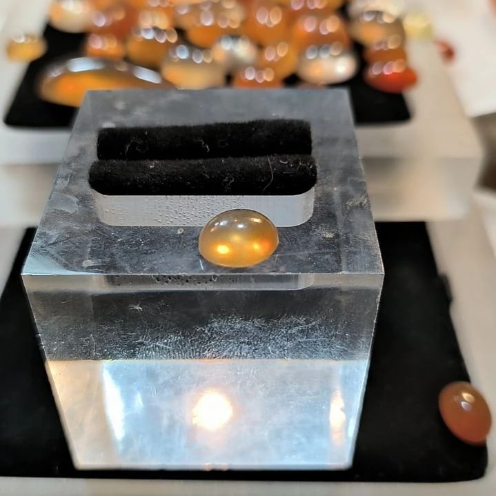 石英岩玉戒面未镶嵌