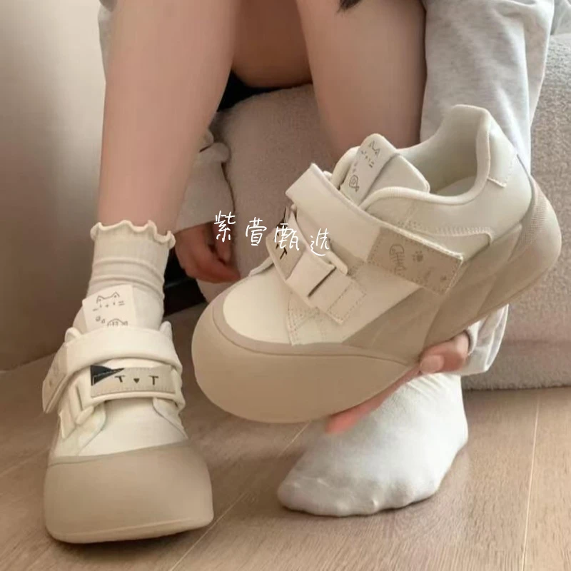 奶fufu魔术贴增高百搭丑萌大头鞋子2025新款多巴胺厚底休闲小白鞋