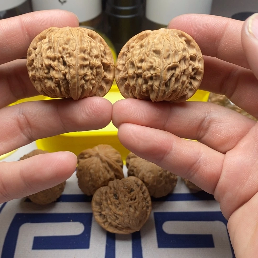 核桃把件豆****6四零山地磨盘