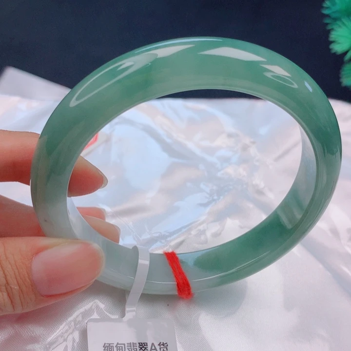 翡翠未镶嵌手镯61圈