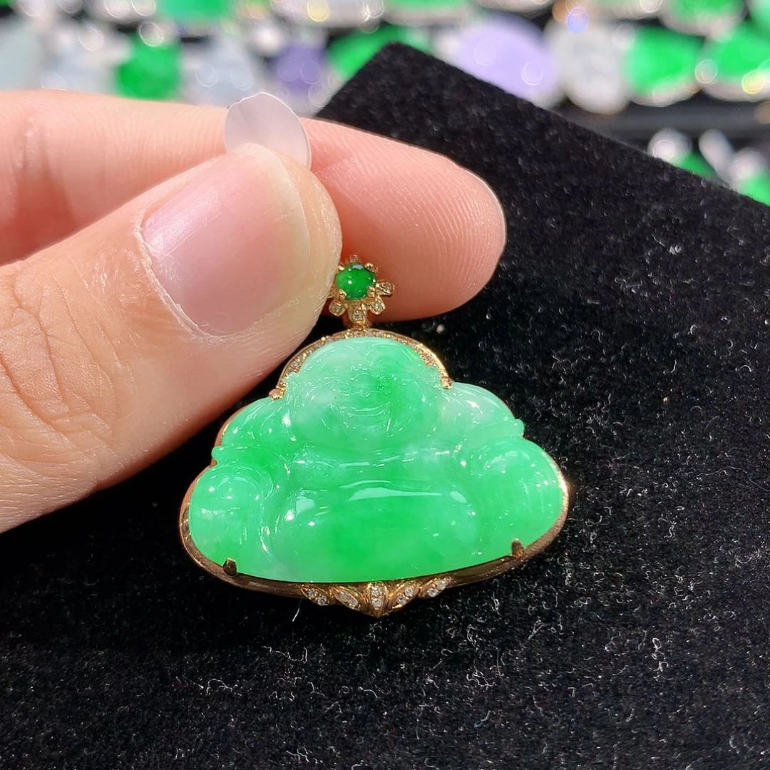 翡翠18K金镶嵌颈饰