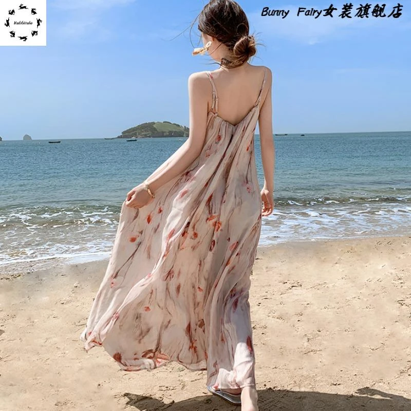 波西米亚V领碎花吊带连衣裙女夏季海边度假沙滩仙气泰国三亚长裙