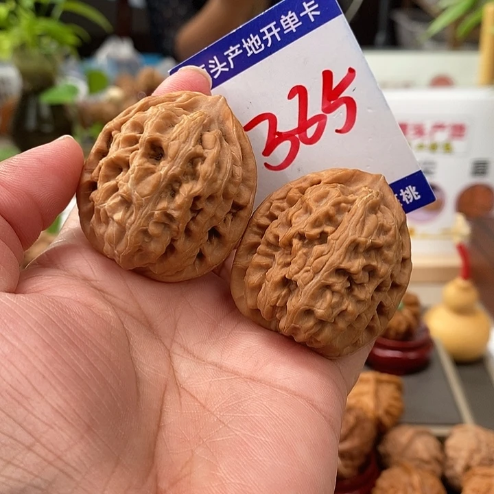 文玩核桃把件40.5头货红锦鲤385号