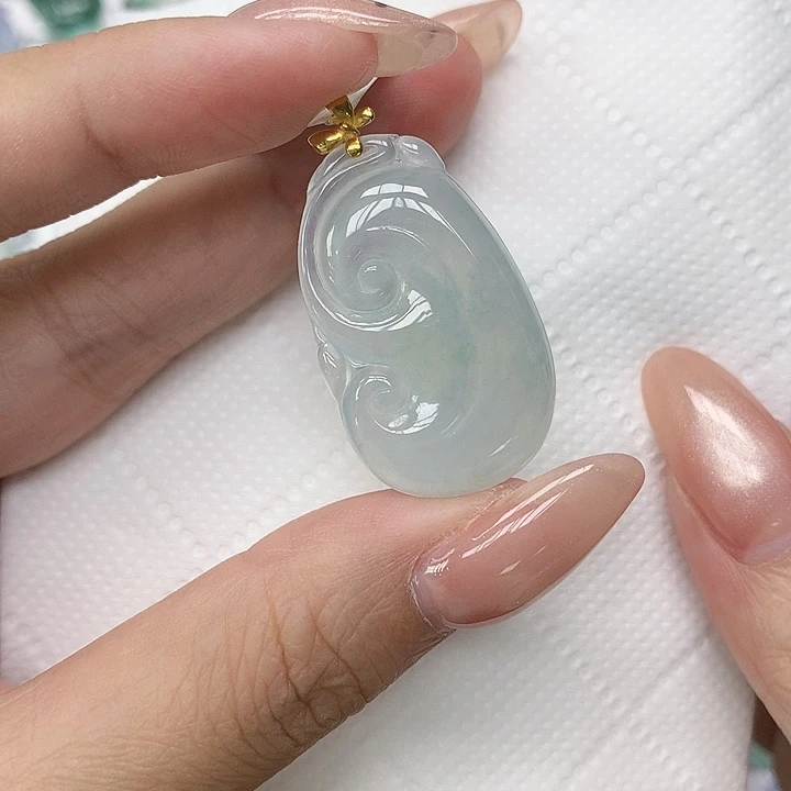 颈饰18K金镶嵌翡翠