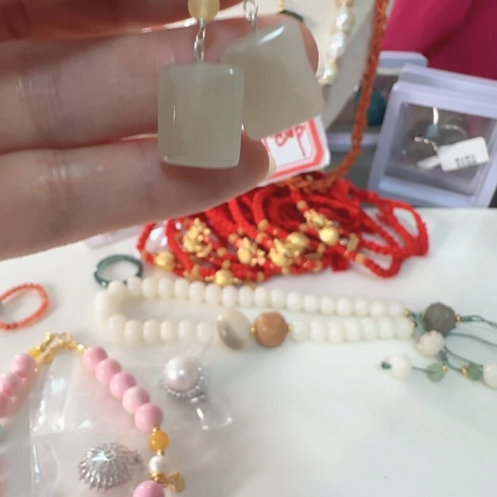 和田玉银S925镶嵌耳饰设计款无事牌天然结构