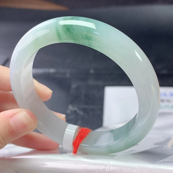 翡翠未镶嵌手镯57圈