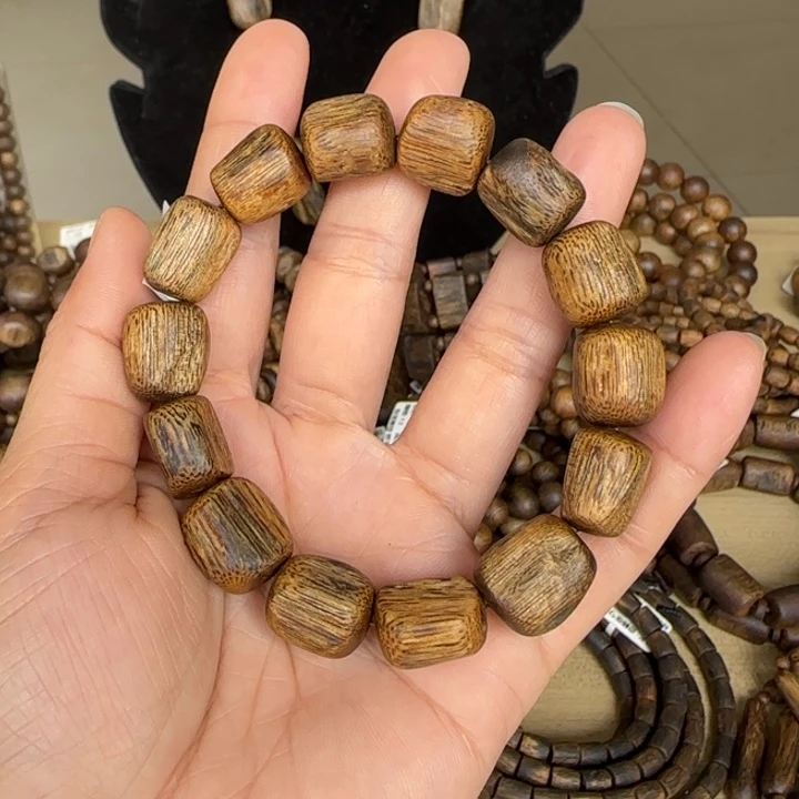 沉香手串༺*༻陆河多样性发货一条卡13-16克