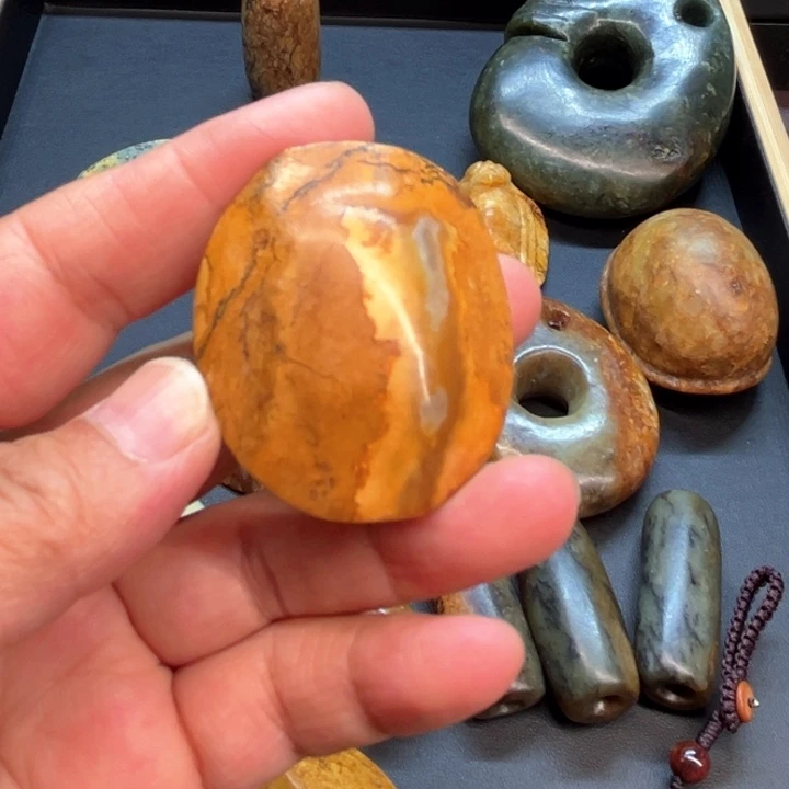 岫岩老玉（透闪石质玉）未镶嵌把件六****年