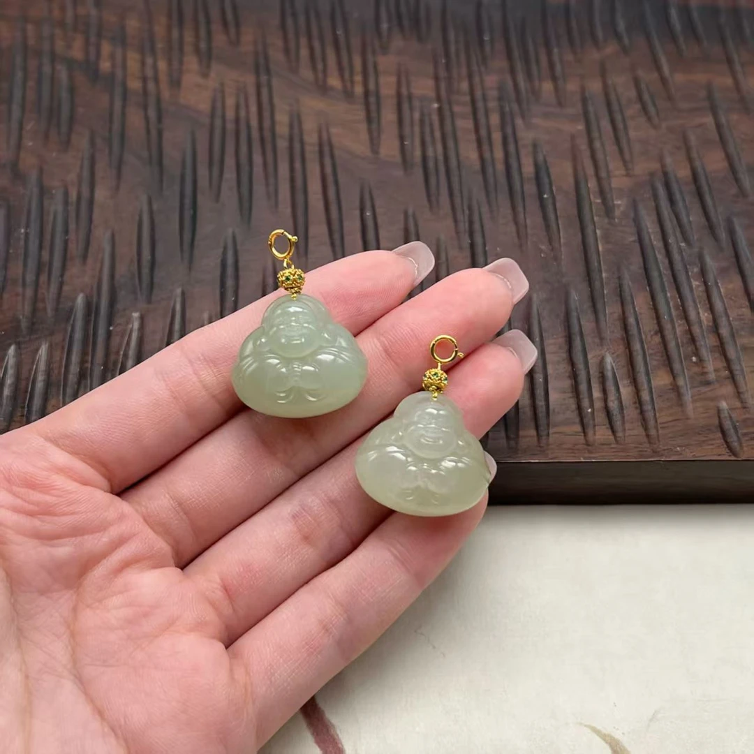 【北野珠宝】天然和田玉抱抱佛吊坠-B128H-219多样性发一22x20x12mm