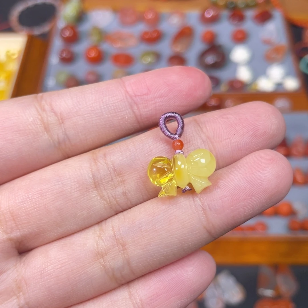 蜜蜡未镶嵌裸石蝴蝶结