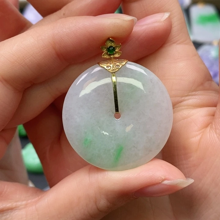 翡翠颈饰未镶嵌吊坠