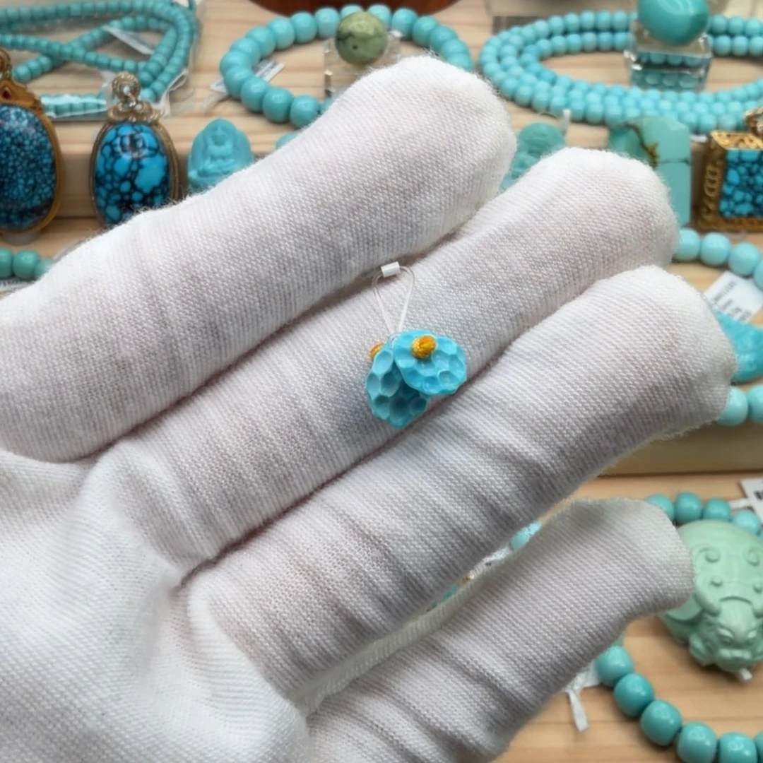 绿松石未镶嵌珠宝奇石