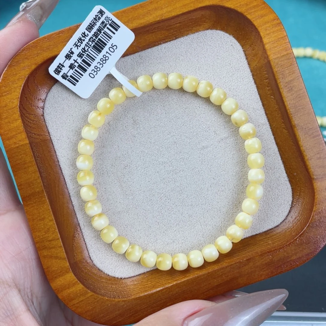 蜜蜡裸石未镶嵌蜜蜡72