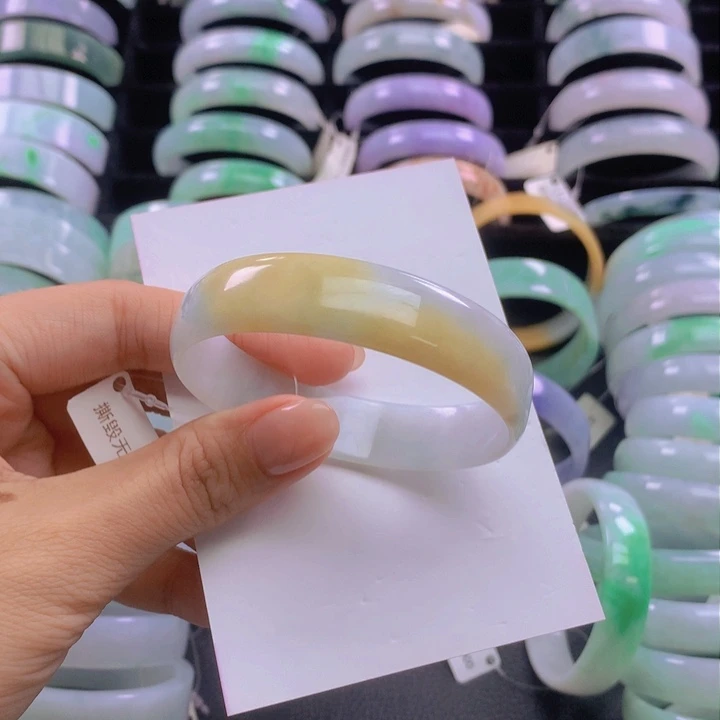 翡翠手镯未镶嵌S***e公主