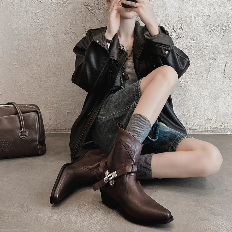 韩版休闲防水台真皮马丁靴中筒透气圆头短靴秋冬新款尖头时尚靴