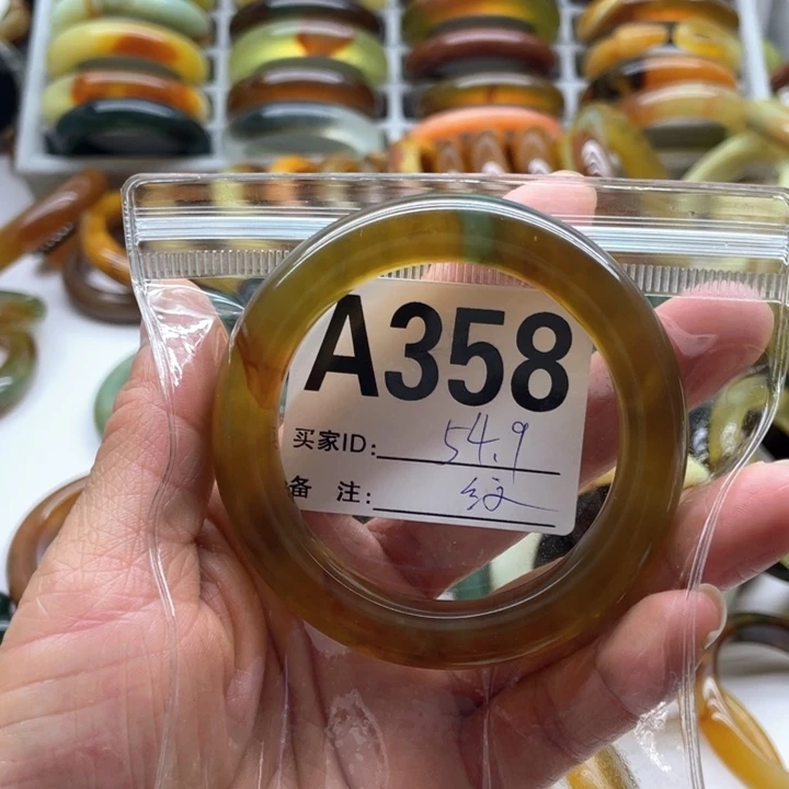 蛇纹石玉未镶嵌手镯晔*华