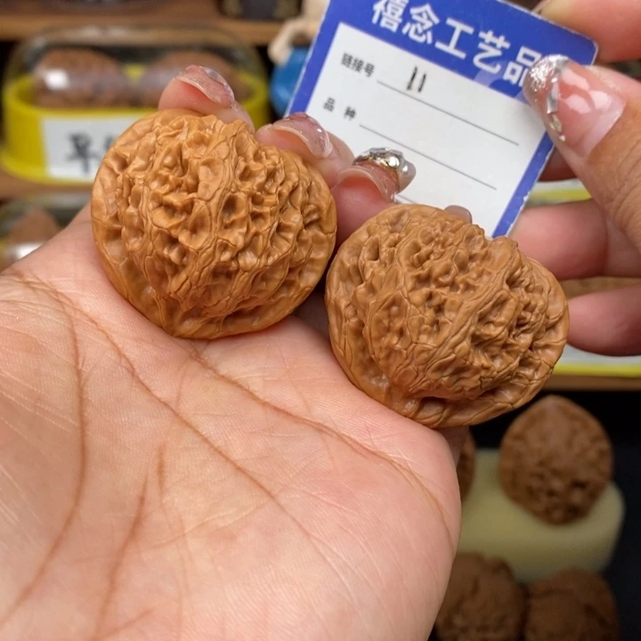 文玩核桃吊坠38全品宫灯