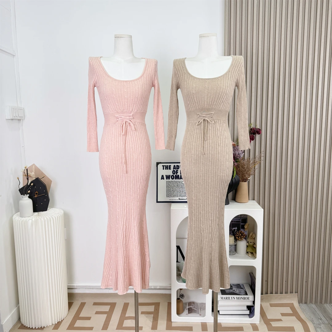 法式气质温柔风针织连衣裙女秋冬收腰修身包臀垂感气质长裙子