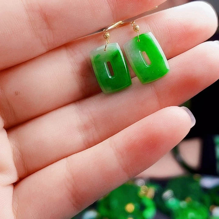 翡翠18K金镶嵌颈饰多样性