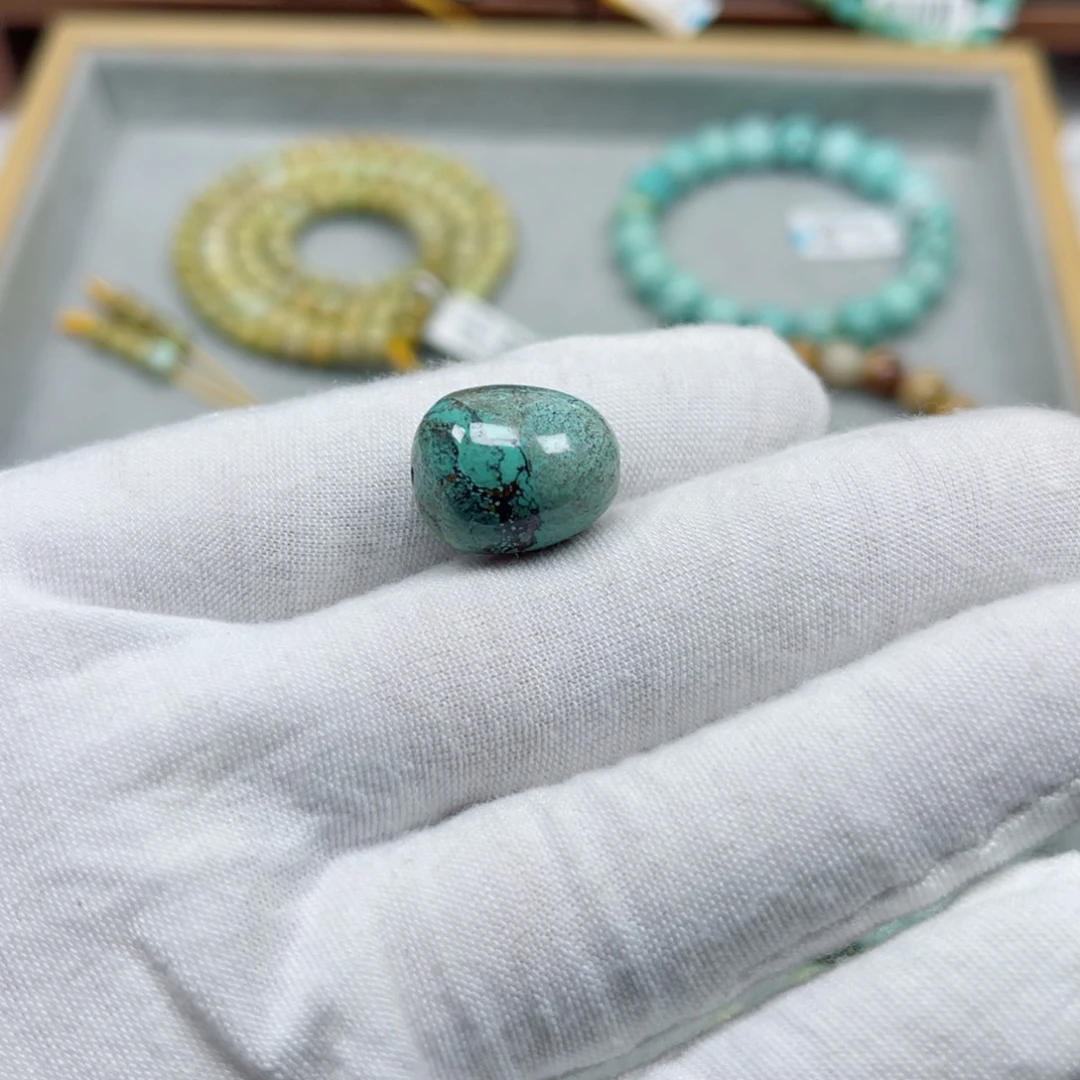 绿松石未镶嵌挂件