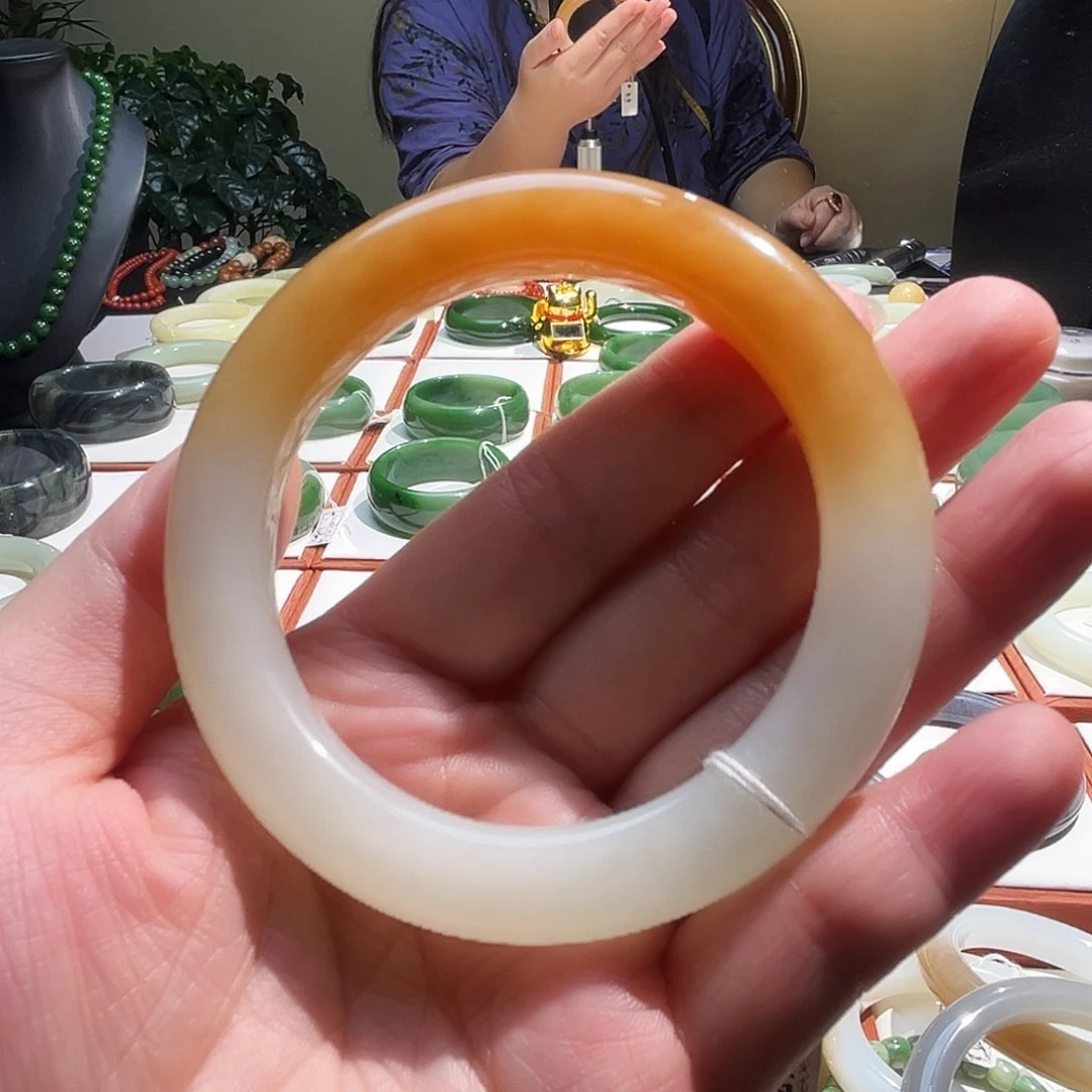 未镶嵌手镯和田玉笑**冷且末金糖58圈口