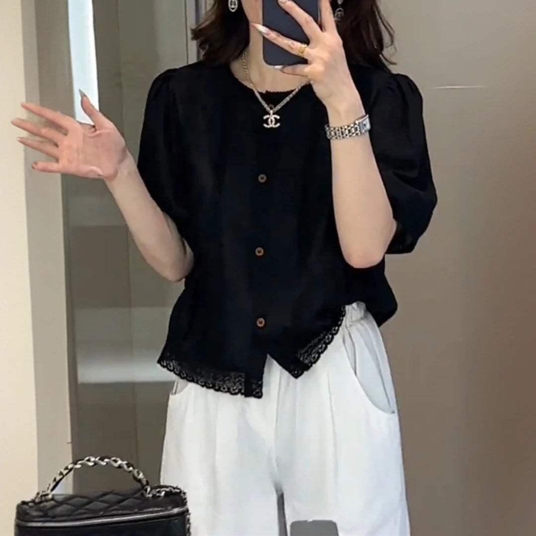 时尚气质简约蕾丝拼接短袖衬衫女夏季新款设计感通勤薄款显瘦上衣