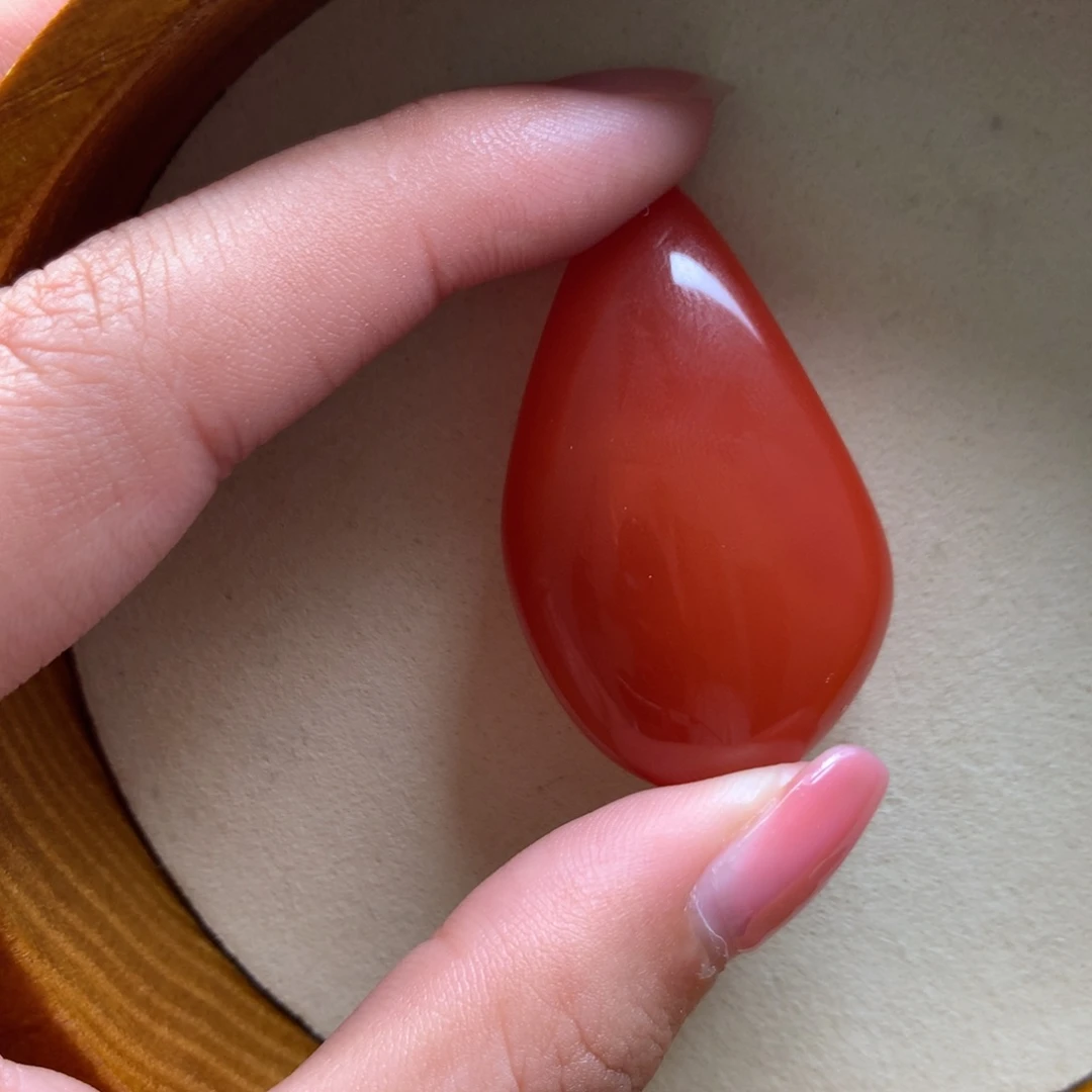 南红玛瑙未镶嵌保山天然原矿南红随型界面