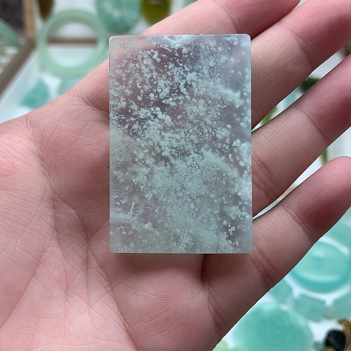 蛇纹石玉未镶嵌颈饰无事牌