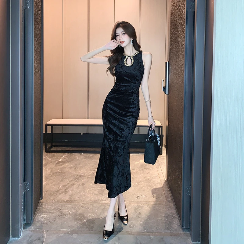 新中式改良旗袍连衣裙女优雅水滴领珠片装饰镂空无袖丝绒鱼尾裙子