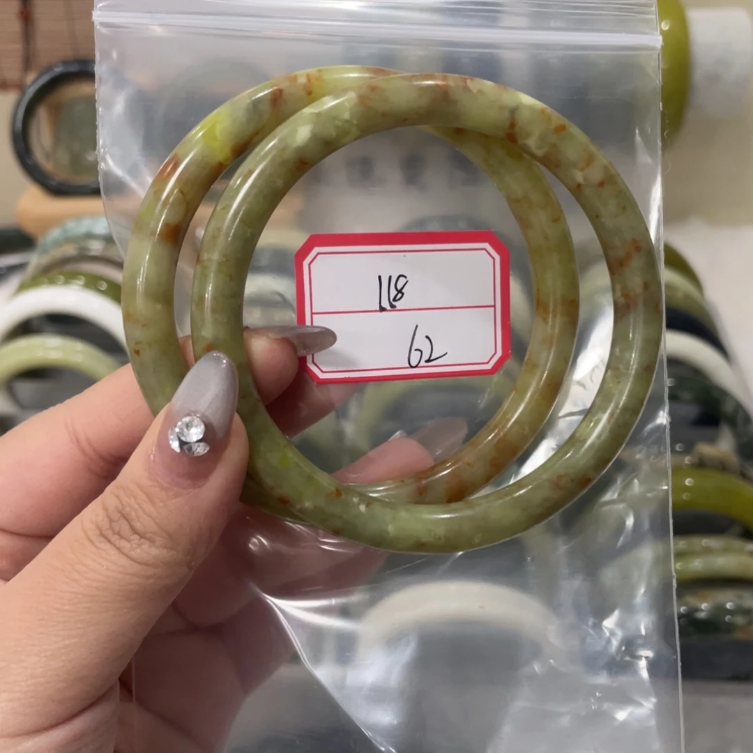 蛇纹石玉手镯未镶嵌