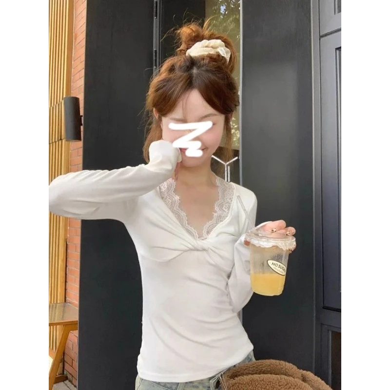 甜美v领蕾丝长袖t恤女秋冬内搭修身德绒打底衫正肩扭结设计感上衣