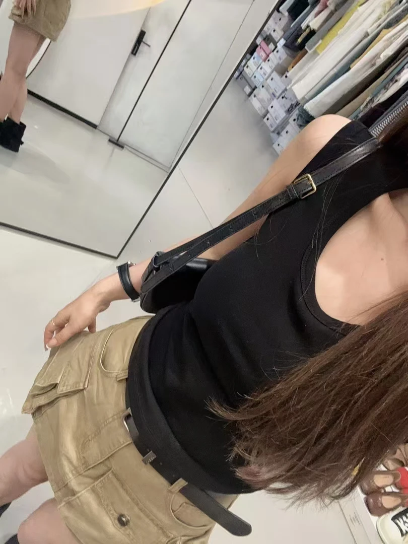 简衣 夏季百搭黑色显瘦自带胸垫后背镂空背心3106