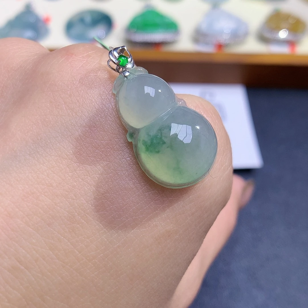 翡翠颈饰18K金镶嵌葫芦